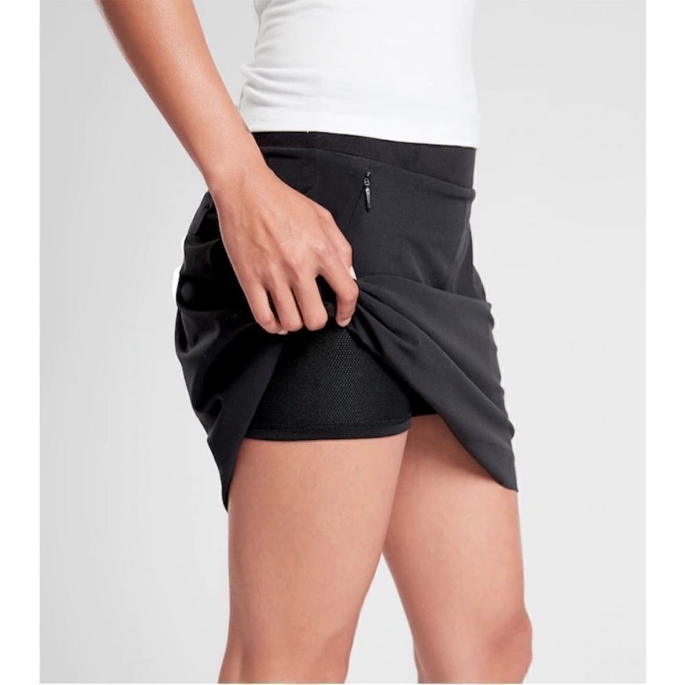 EXCELLENT CONDITION WOMEN’S SIZE 4 ATHLETA NAVY SOHO SKORT